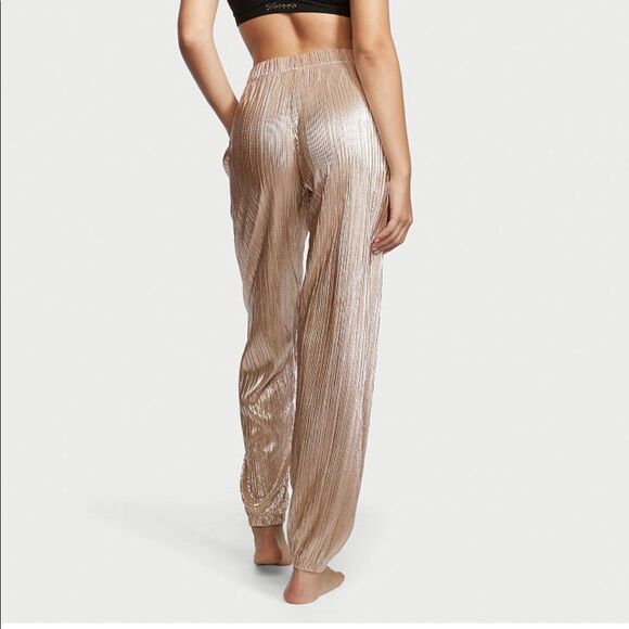 Victoria’s Secret Victoria's Secret
Plissé Jogger - Picture 2 of 3